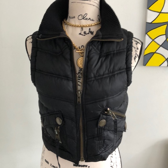 Used Crop Urban Behavior puffer vest - Picture 2 of 5